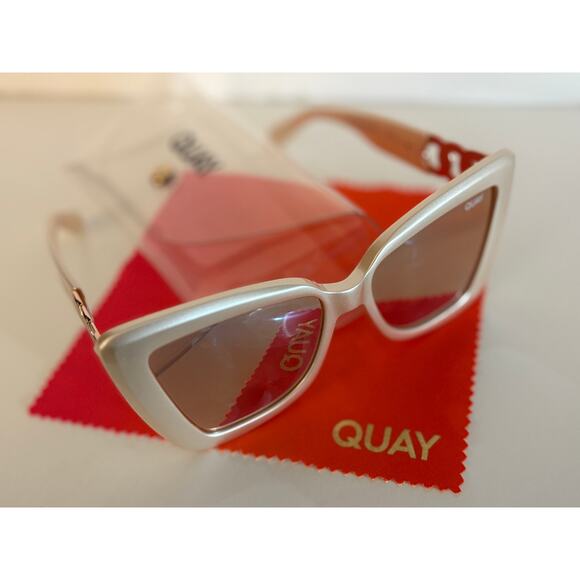 Quay Australia Cat Eye Chain Link Sunglasses – Pearl White/Rose Gold - Picture 2 of 7